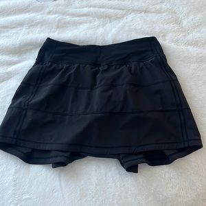 black lululemon skirt! size 4